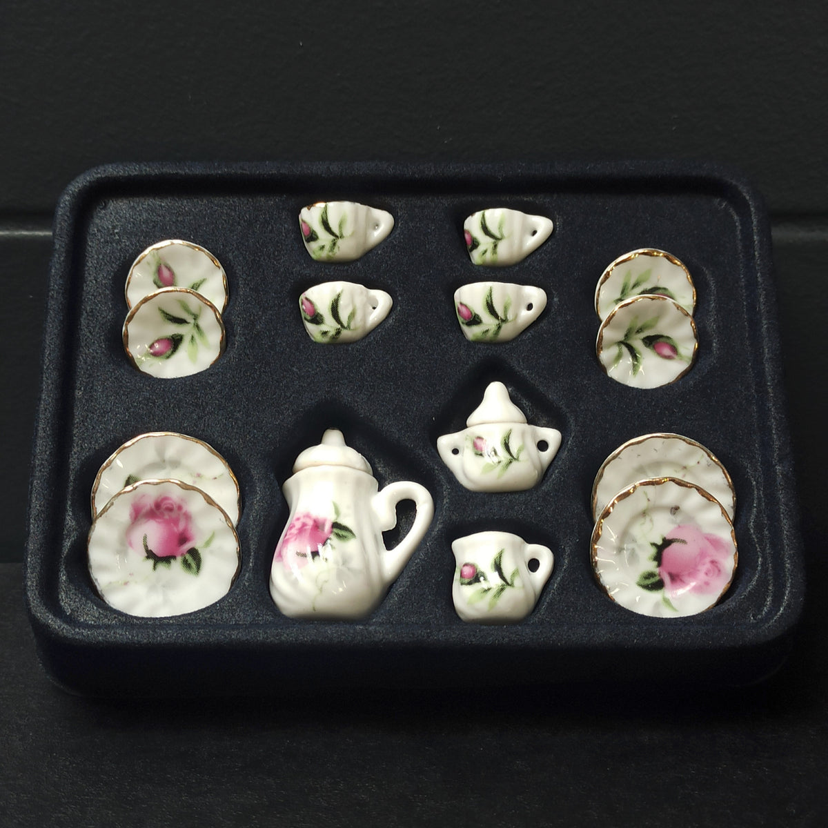 Dollhouse Minijaturni Keramički Set za čaj 1:12 (15kom) - Elegant Zlatna Ruža